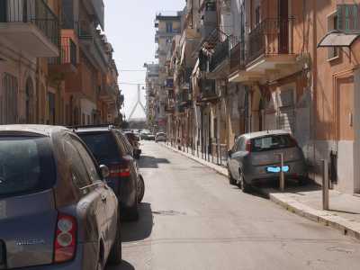 E fa nulla che da via Milano si intraveda il nuovo ponte Adriatico che �scende� tra gli alti palazzi circostanti: quella � un�altra citt�